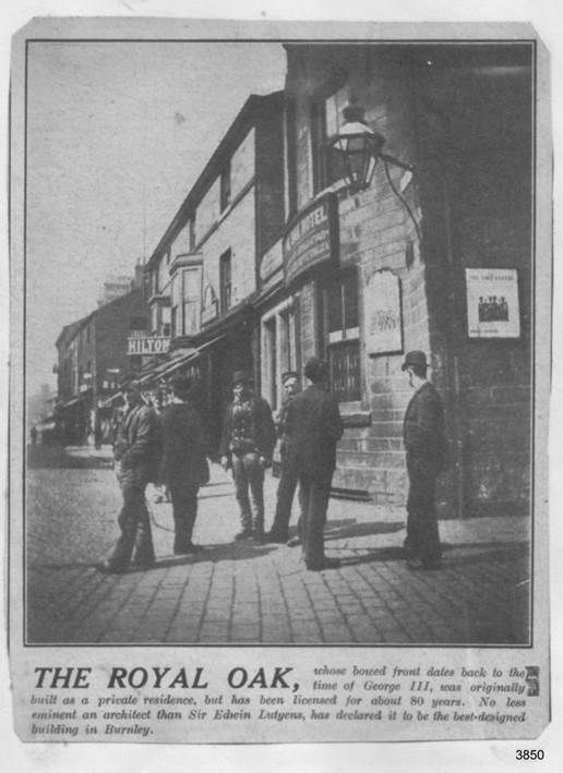 A group of people standing outside a building

Description automatically generated with low confidence